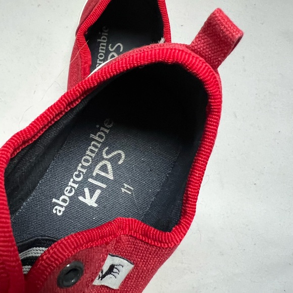 Abercrombie Kids No Lace Red Sneakers Sz 11 - Picture 2 of 4